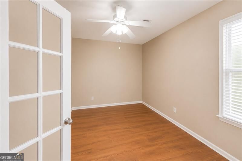 300 Hampton Place Property Photo 18