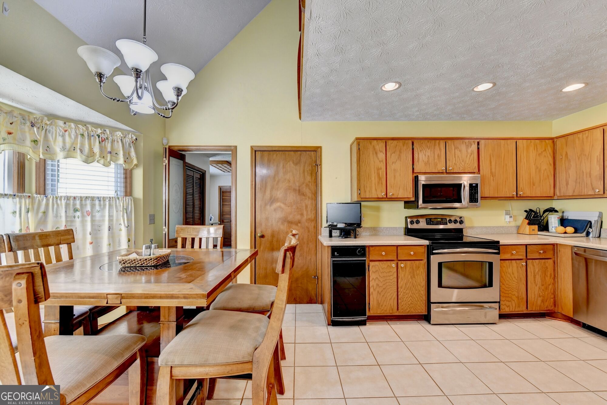 2100 Oak Village Lane Property Photo 13