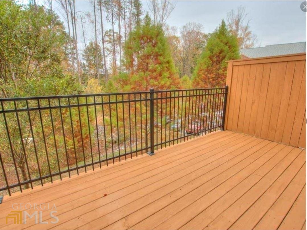 2415 Tenor Lane Property Photo 4