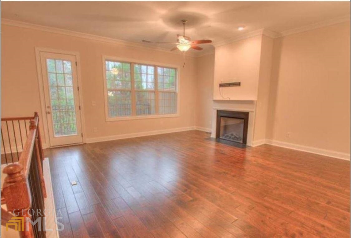 2415 Tenor Lane Property Photo 5