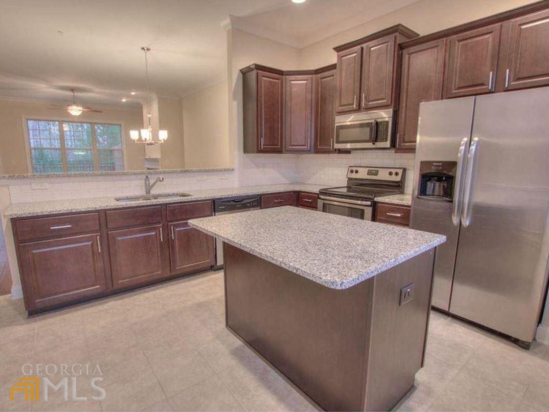 2415 Tenor Lane Property Photo 9