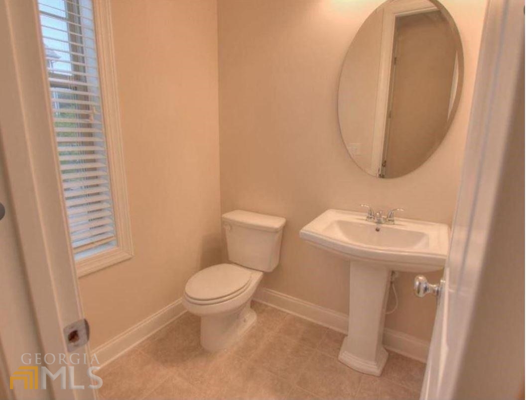 2415 Tenor Lane Property Photo 11