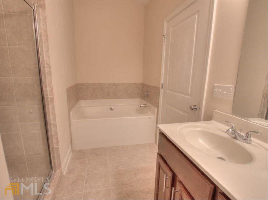 2415 Tenor Lane Property Photo 12