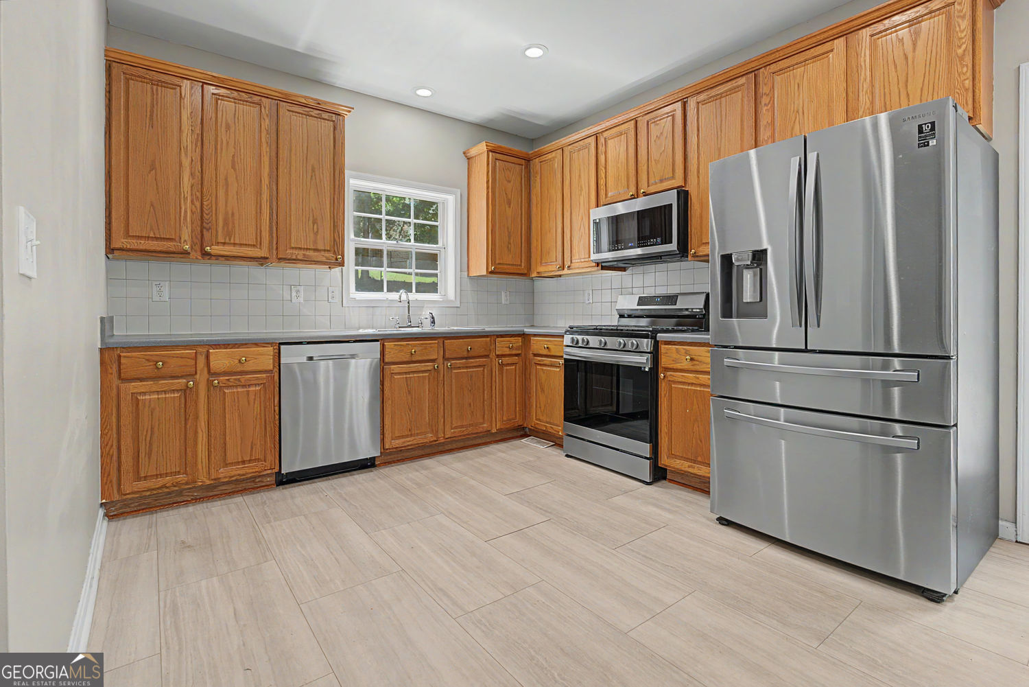 1702 Imperial Court Property Photo 6