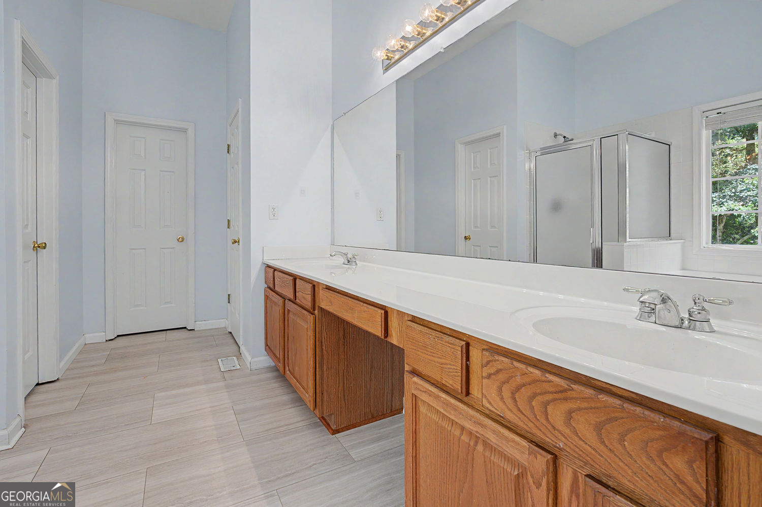 1702 Imperial Court Property Photo 11