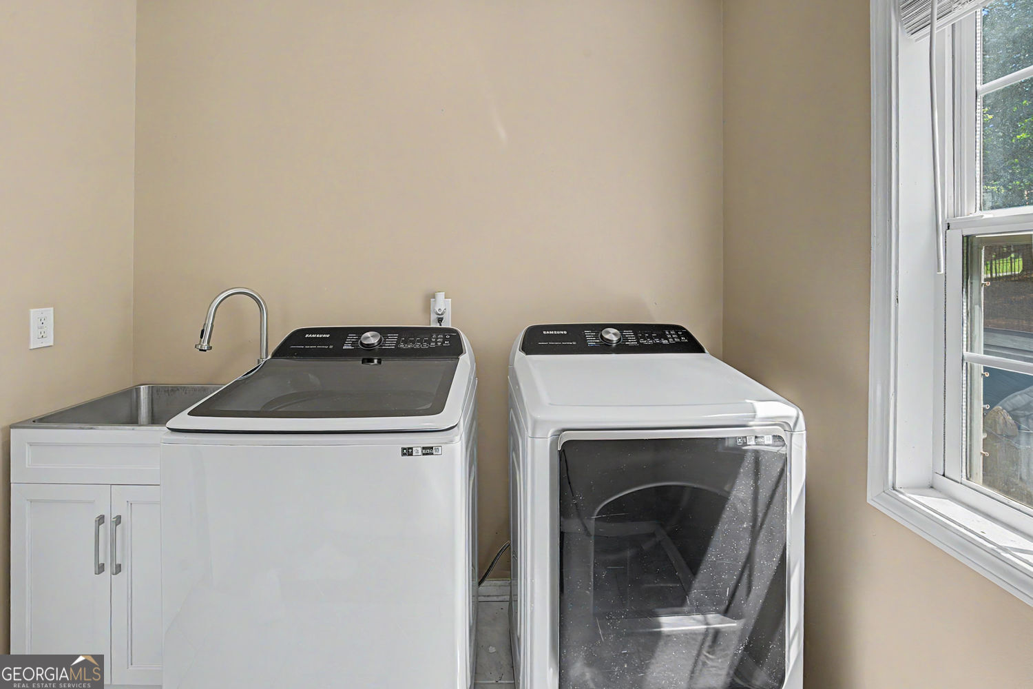 1702 Imperial Court Property Photo 16