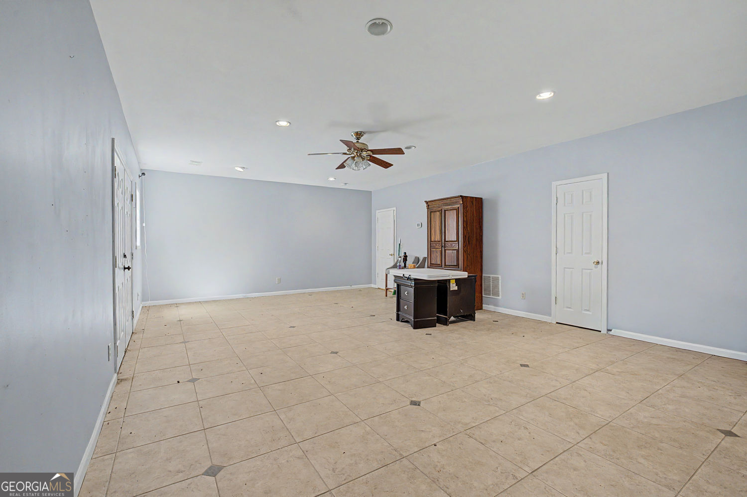 1702 Imperial Court Property Photo 32