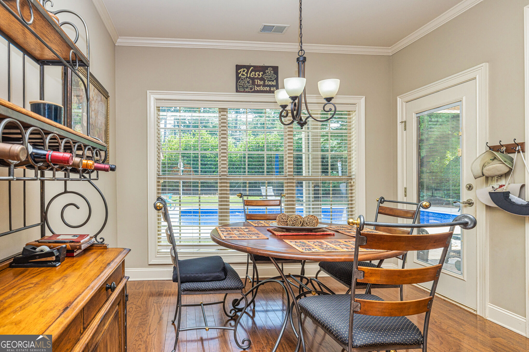 304 Relative Trail Property Photo 14