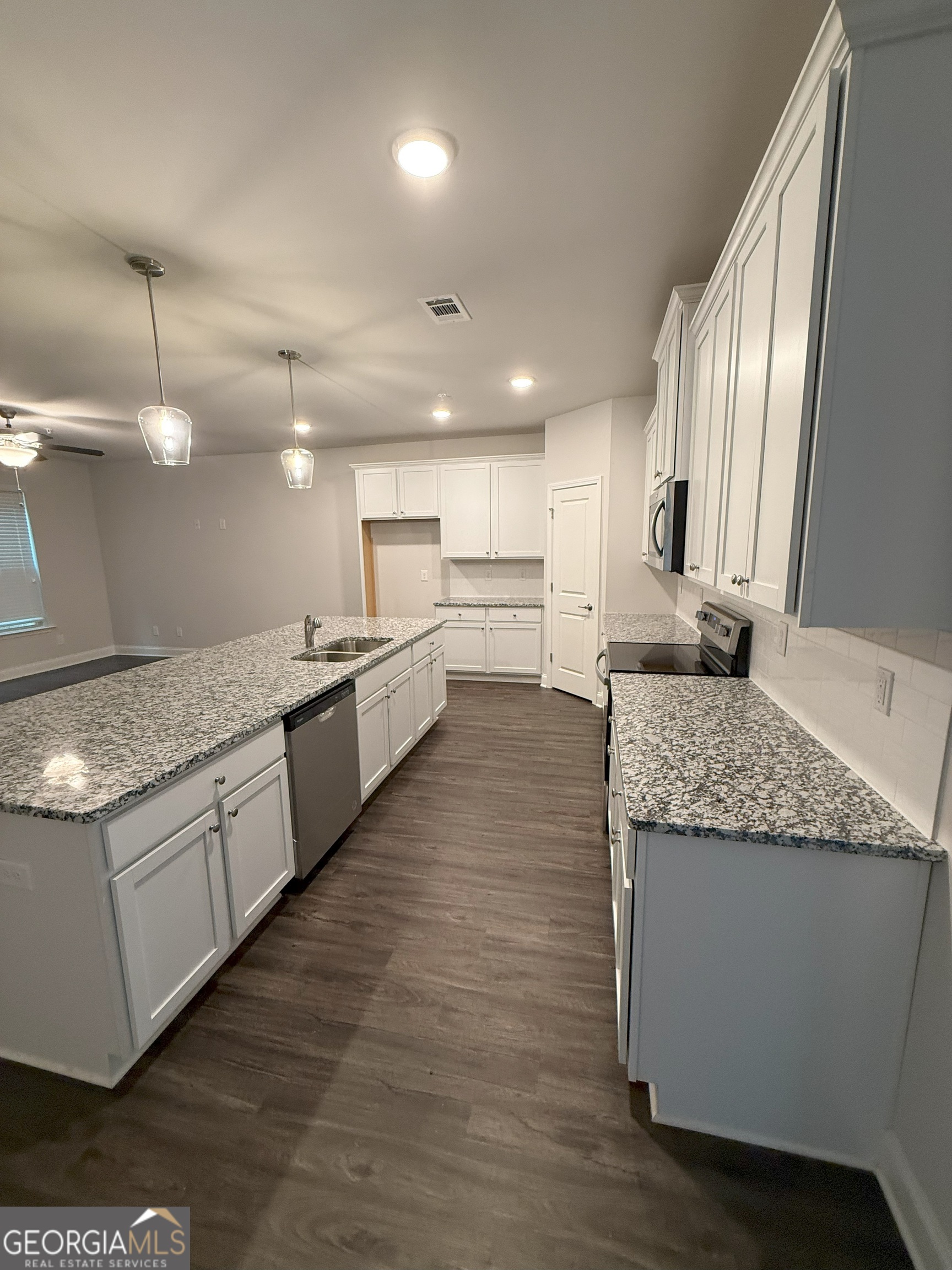 2576 Mills Commons Drive Property Photo 11