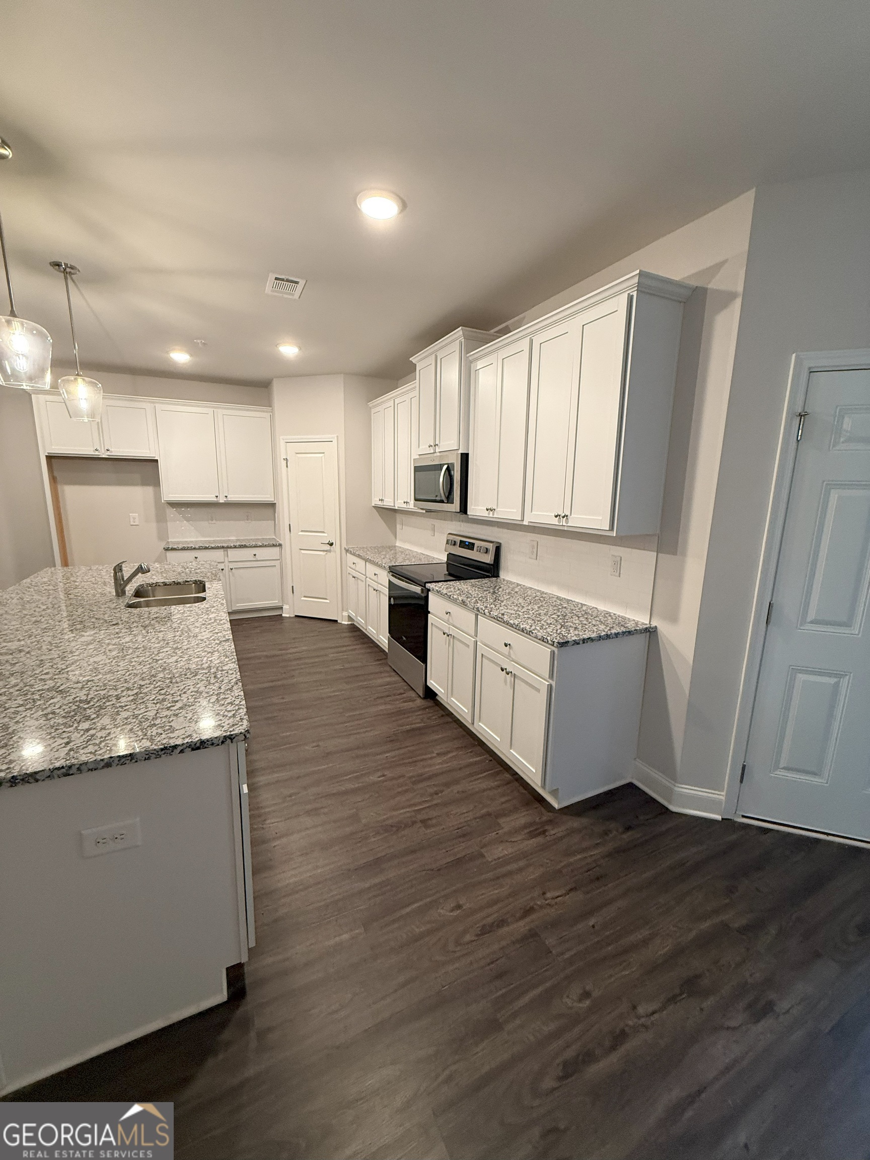 2576 Mills Commons Drive Property Photo 12