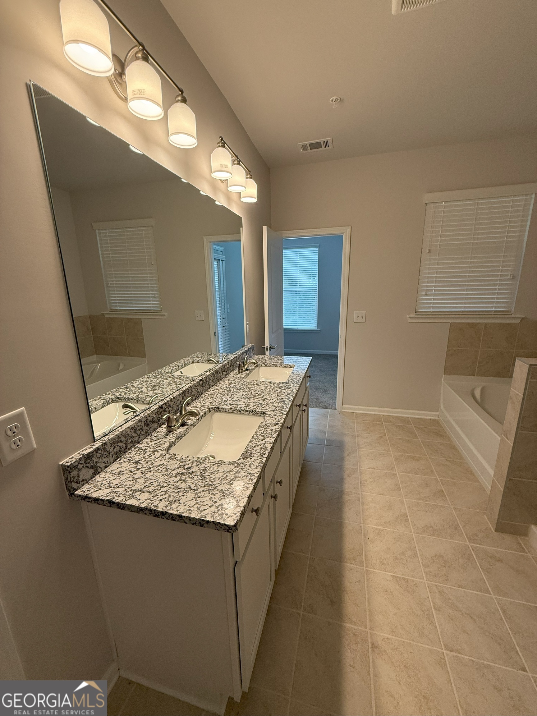 2576 Mills Commons Drive Property Photo 18