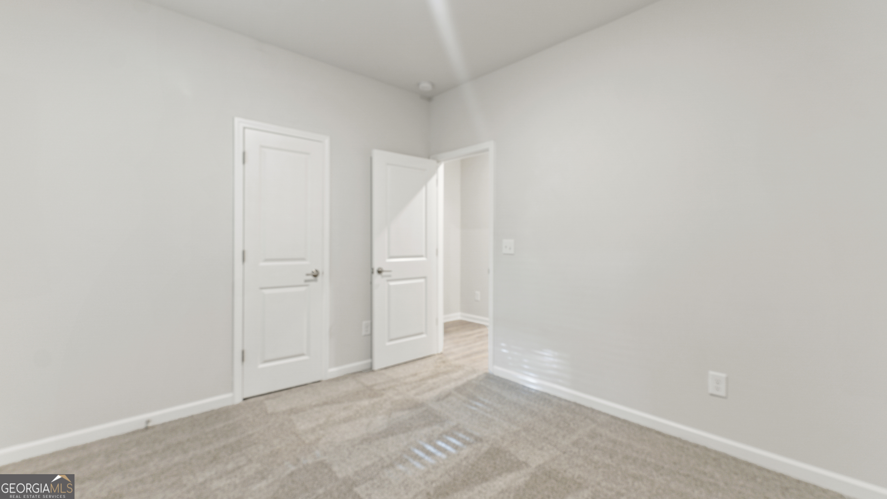2576 Mills Commons Drive Property Photo 20