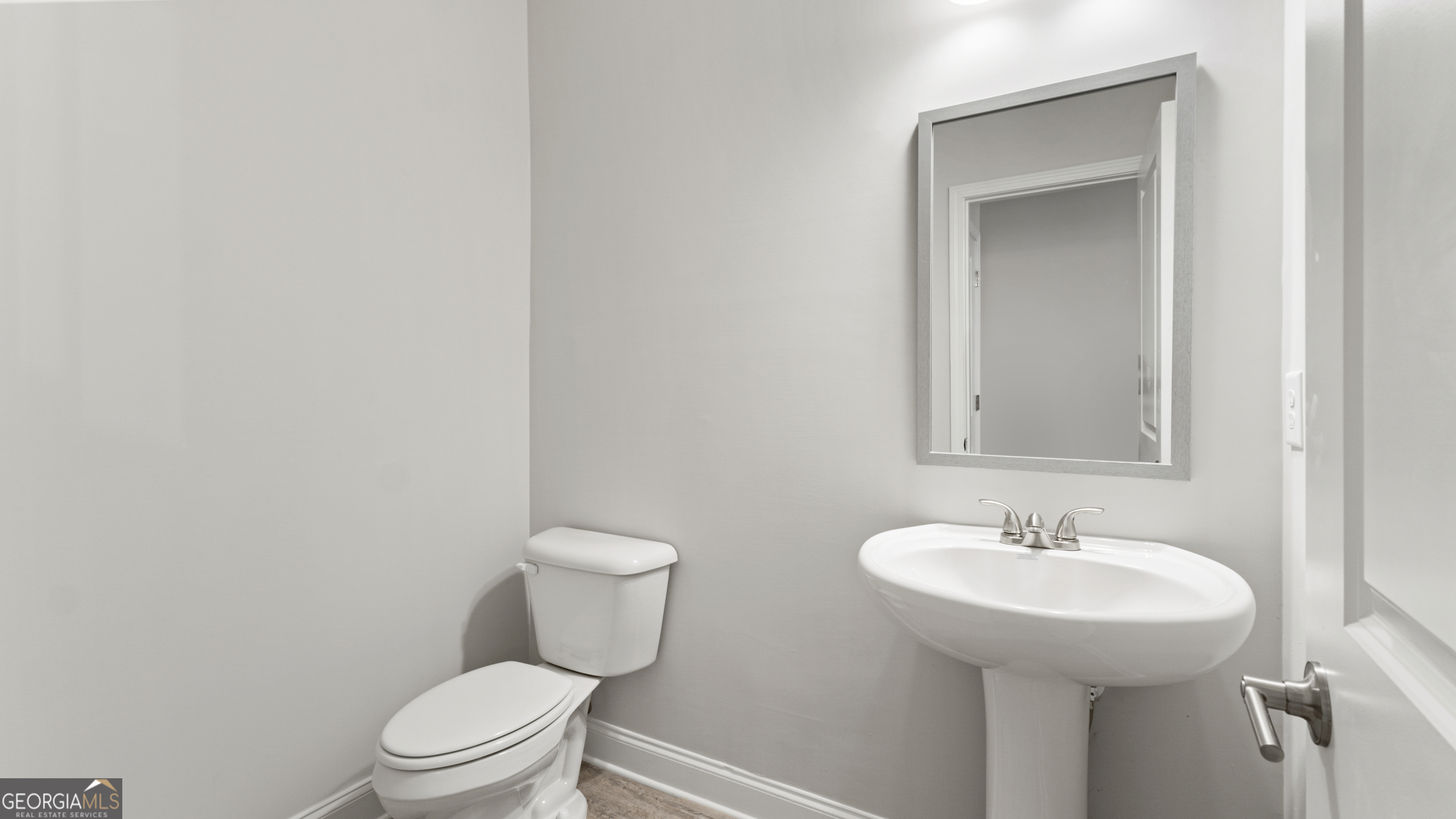 2576 Mills Commons Drive Property Photo 23