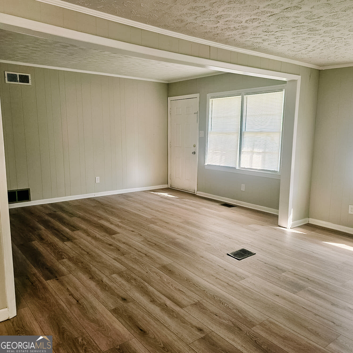 203 Briardale Avenue Property Photo 4