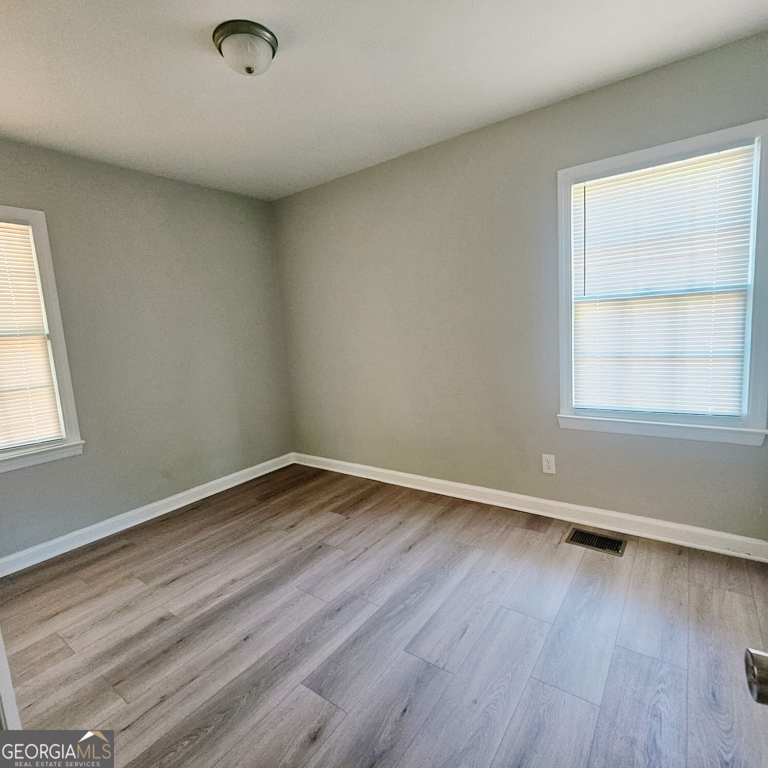203 Briardale Avenue Property Photo 9