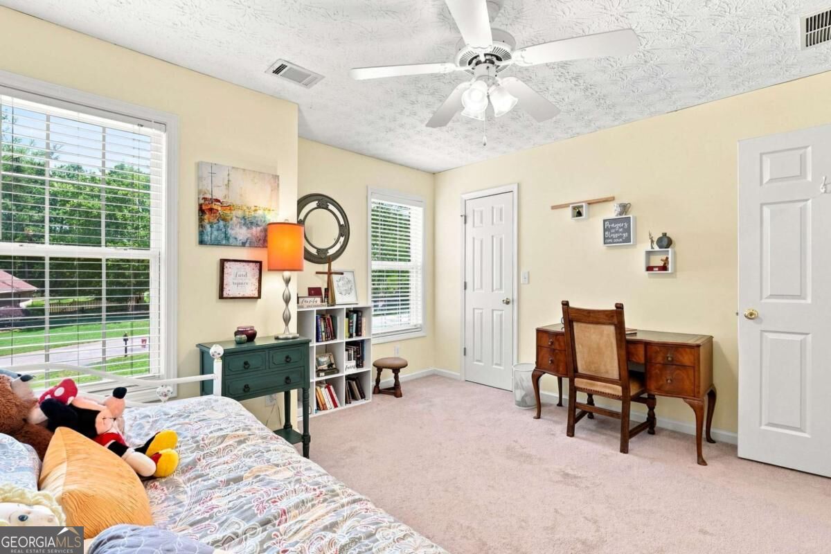5821 Silverthorn Drive Property Photo 46