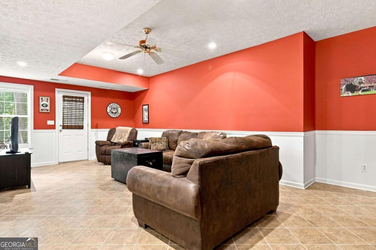 5821 Silverthorn Drive Property Photo 49