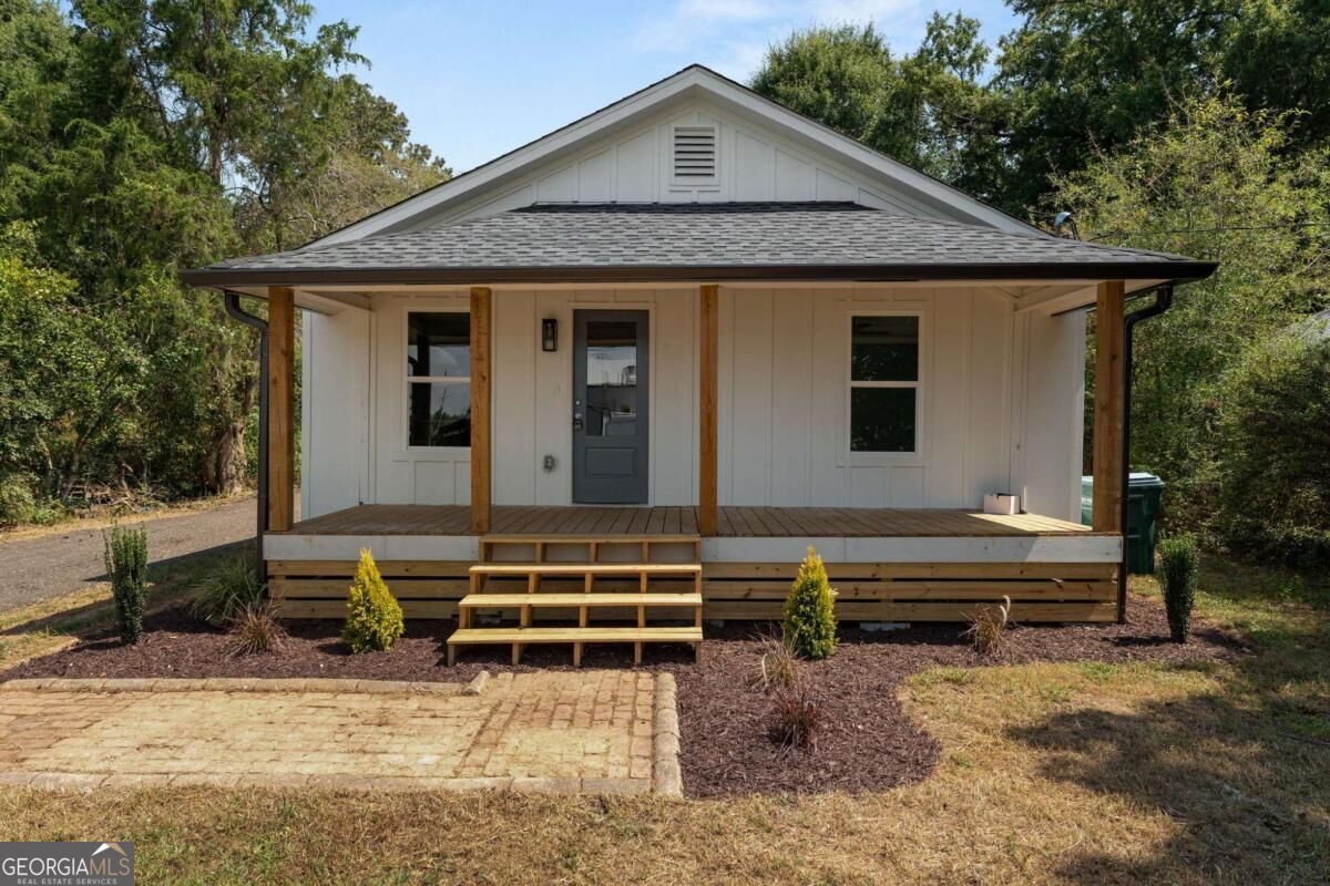 130 N Cass Street Property Photo 1