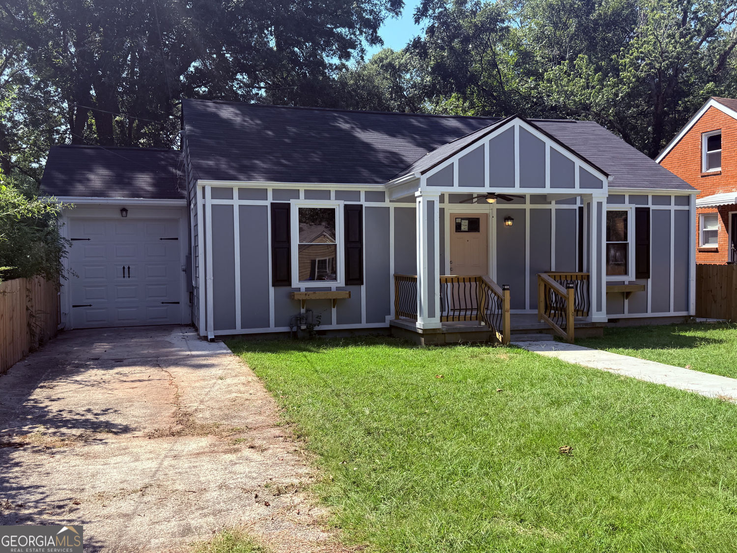2447 Crestview Avenue Property Photo 1