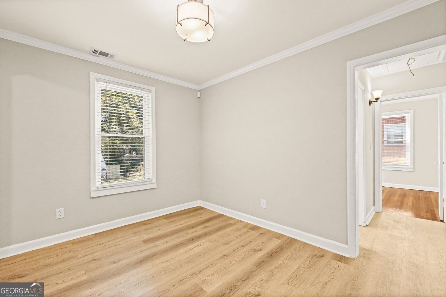 2447 Crestview Avenue Property Photo 9