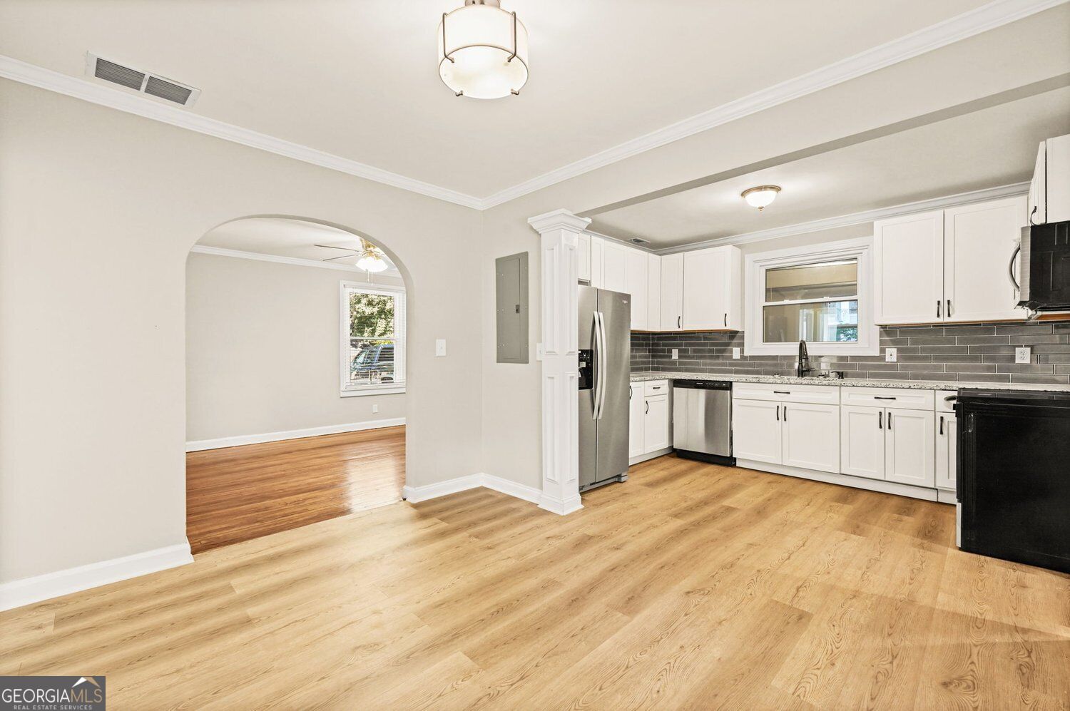 2447 Crestview Avenue Property Photo 11