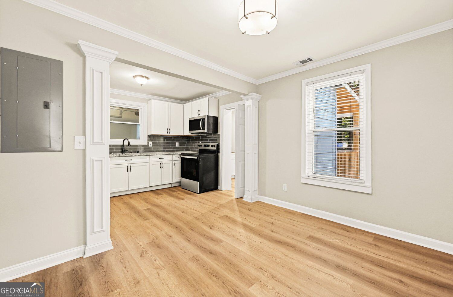 2447 Crestview Avenue Property Photo 12