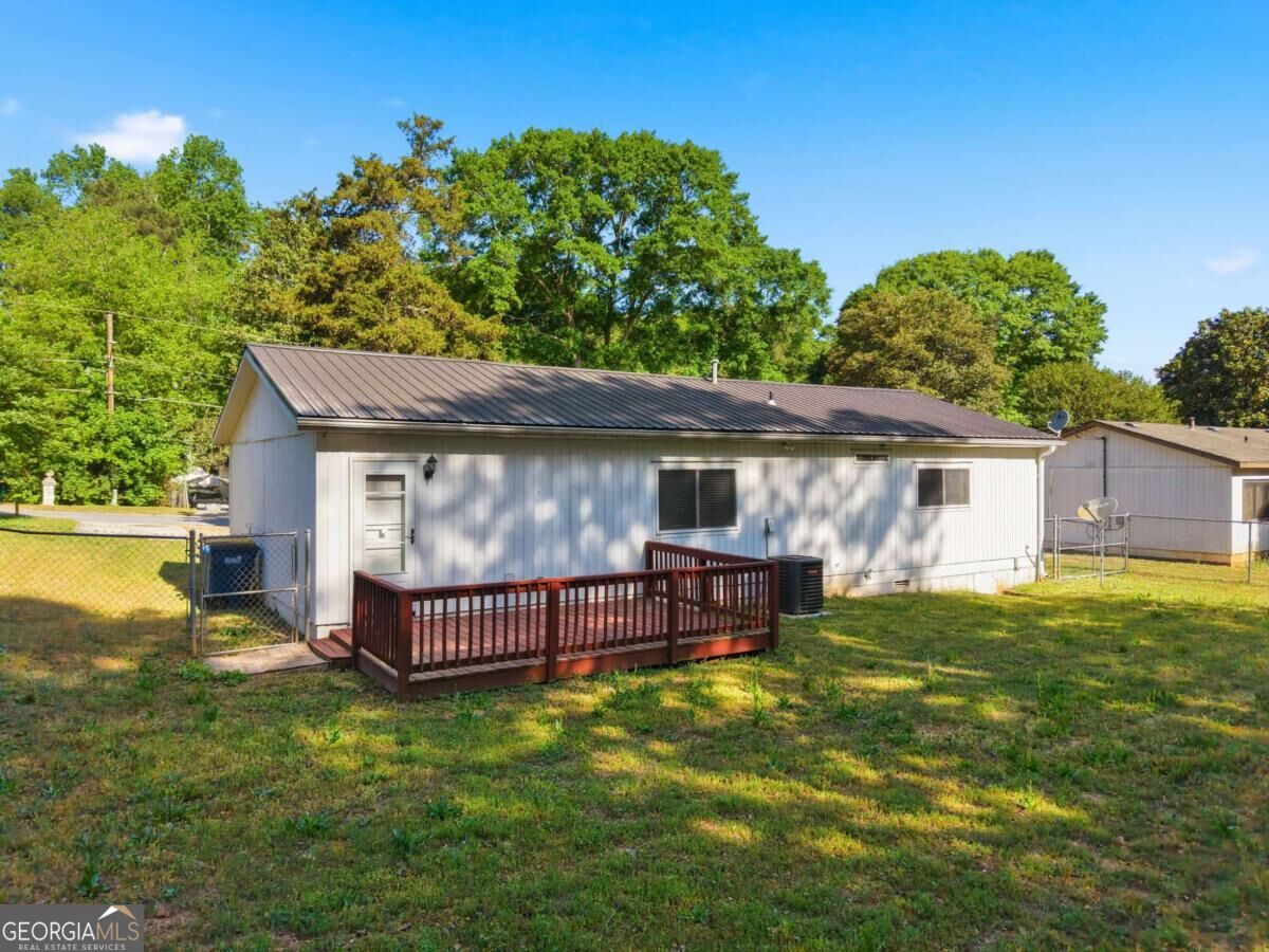 360 Martin Circle Property Photo 6