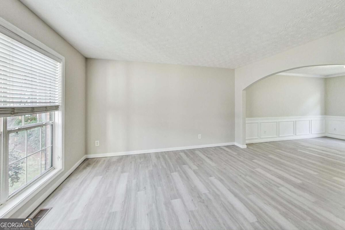 326 Canterbury Plac Drive Property Photo 3