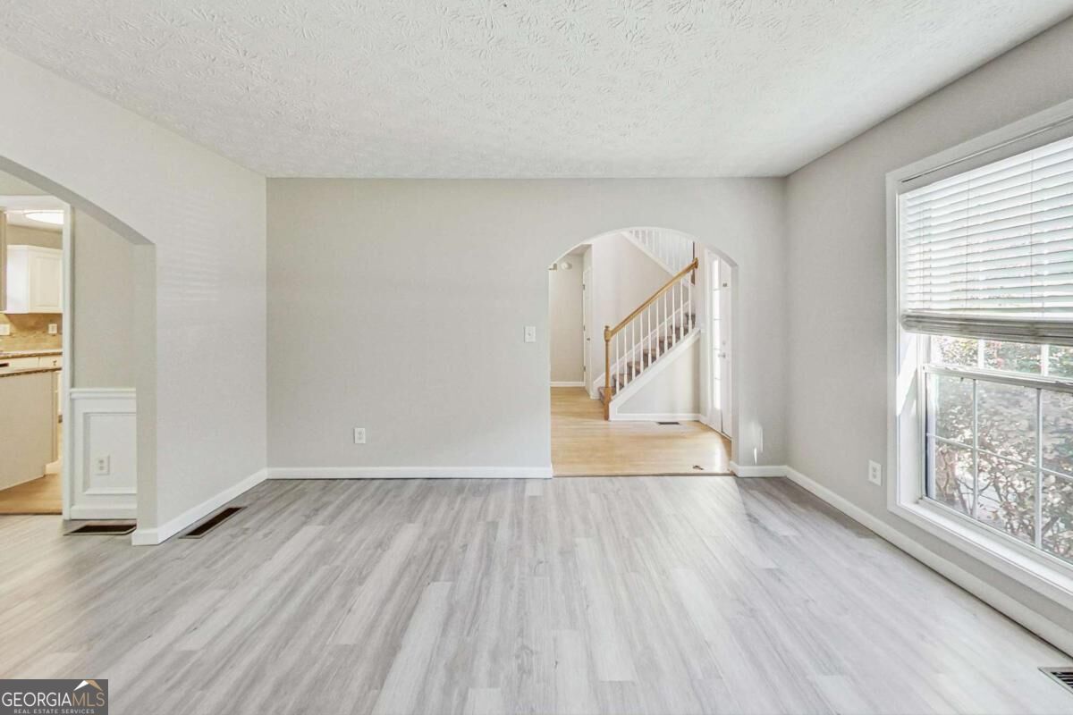 326 Canterbury Plac Drive Property Photo 4