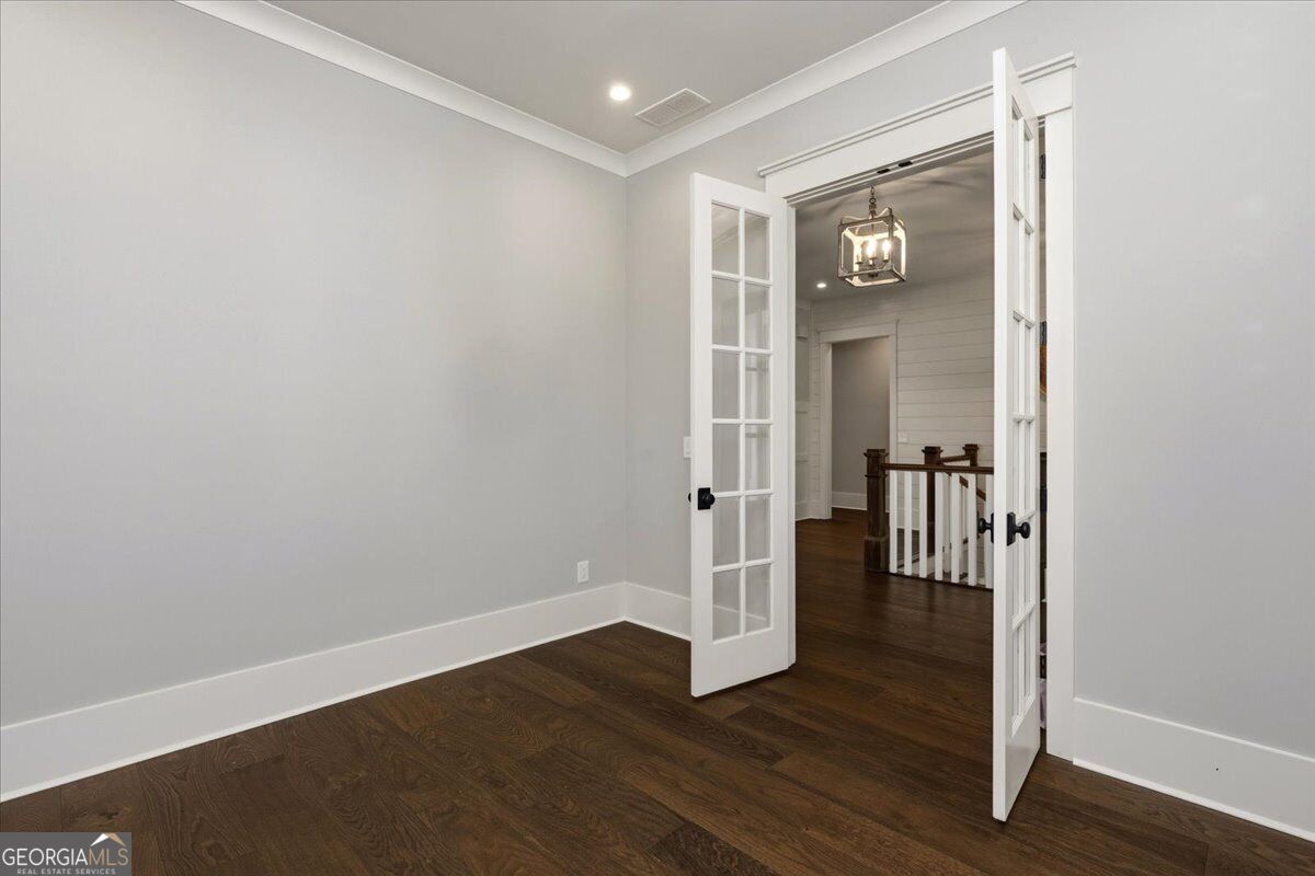 166 Waters Edge Drive Property Photo 11