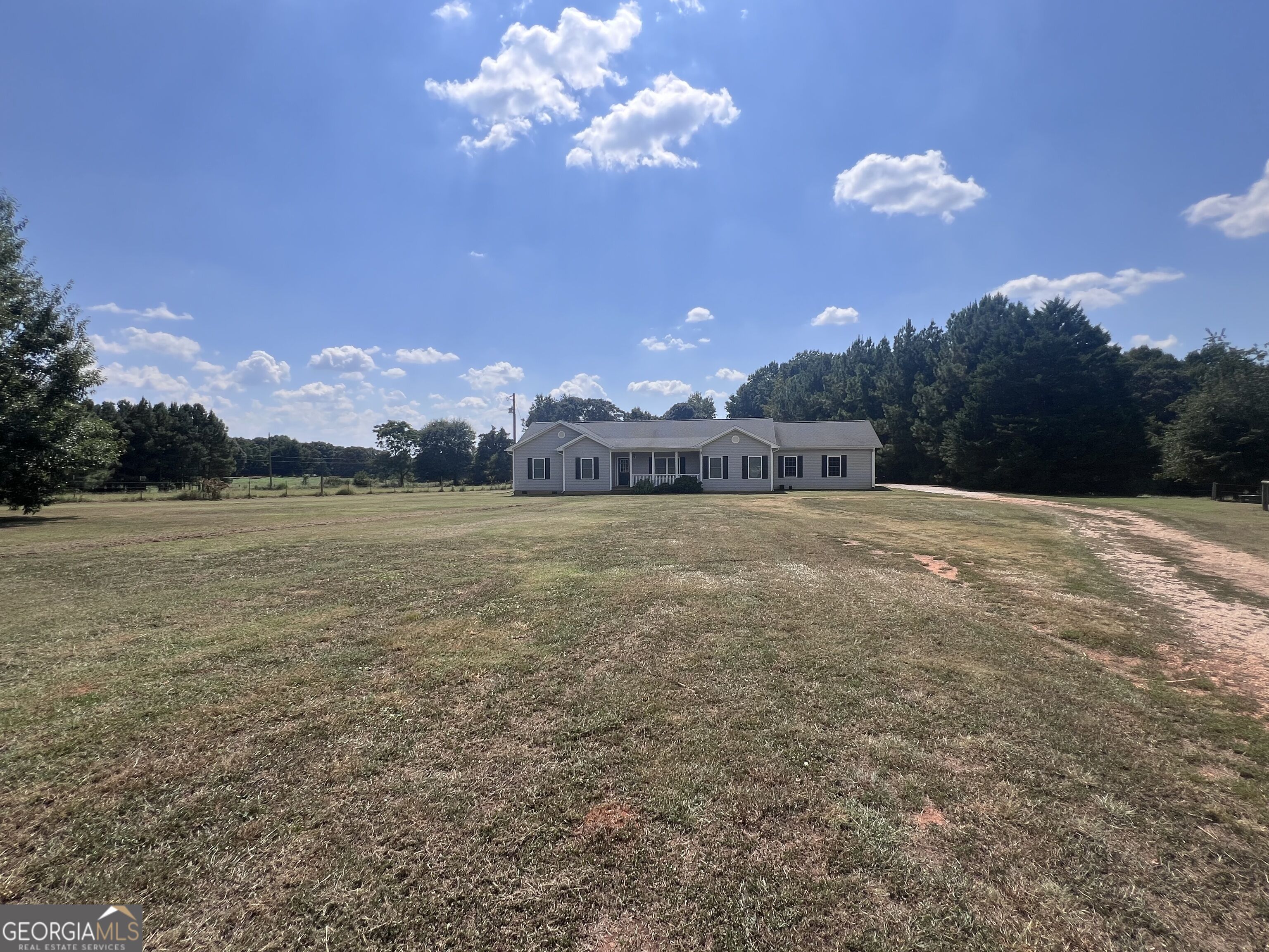 135 Hunt Road Property Photo 3