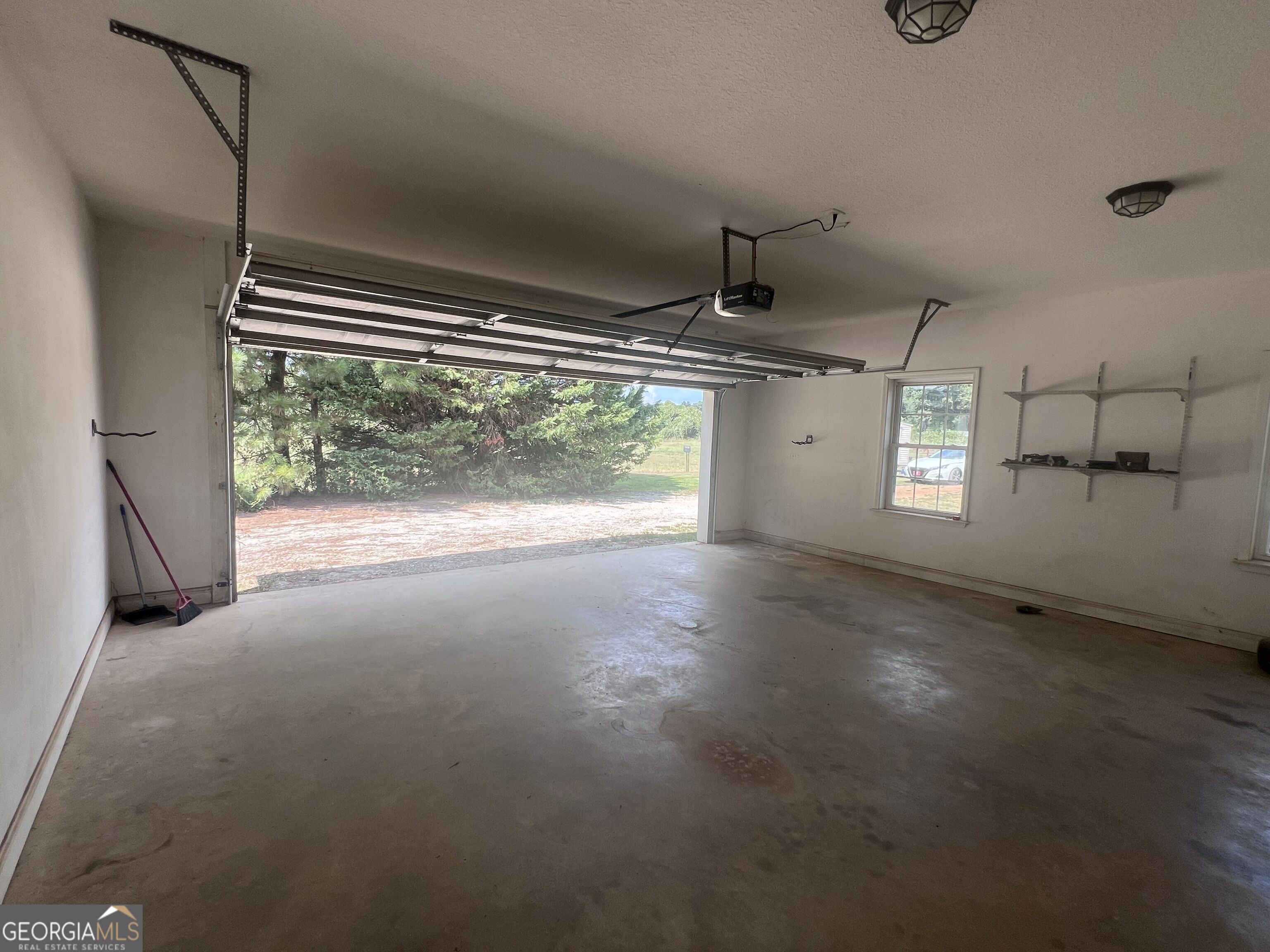 135 Hunt Road Property Photo 6