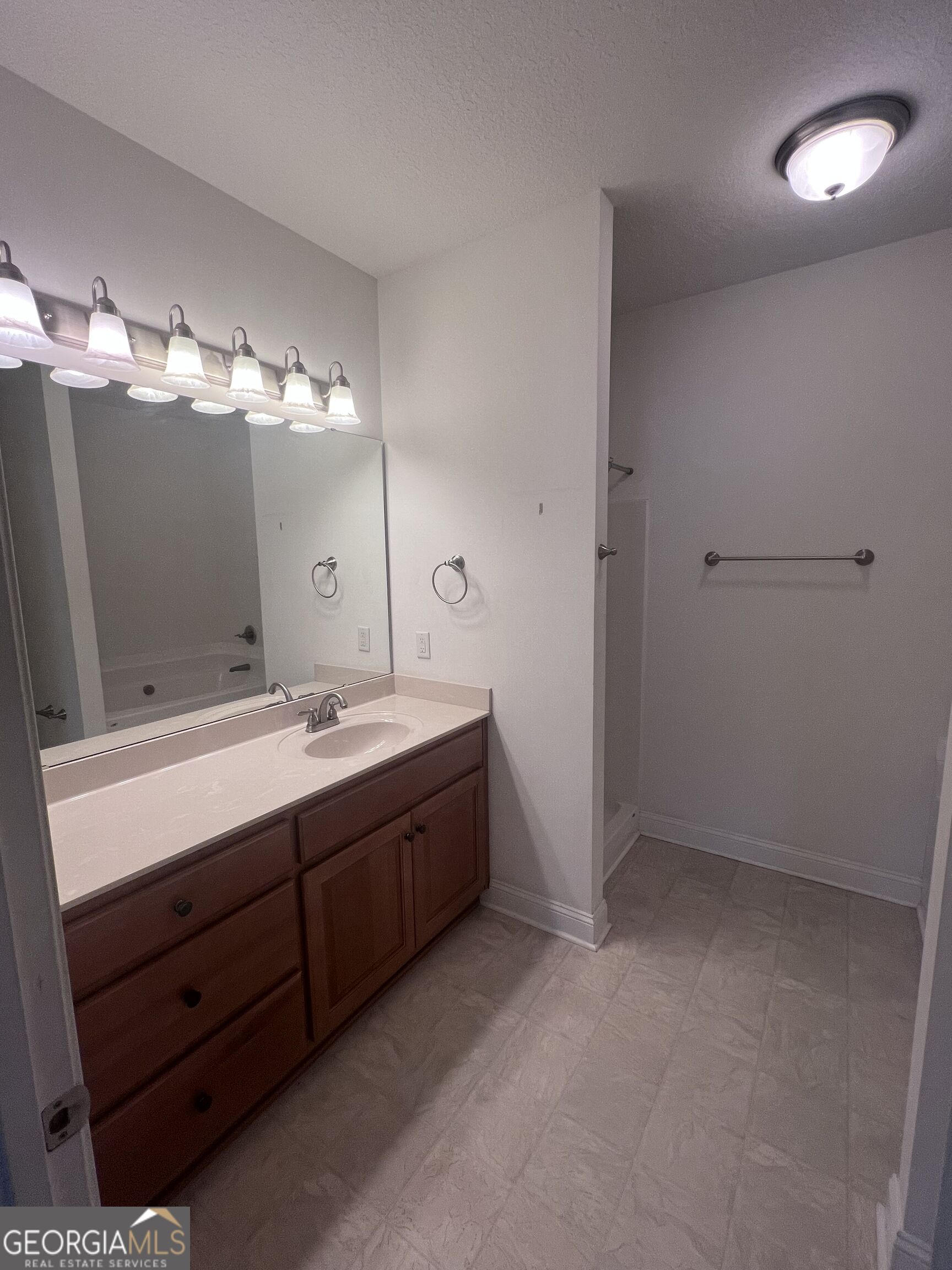 135 Hunt Road Property Photo 15