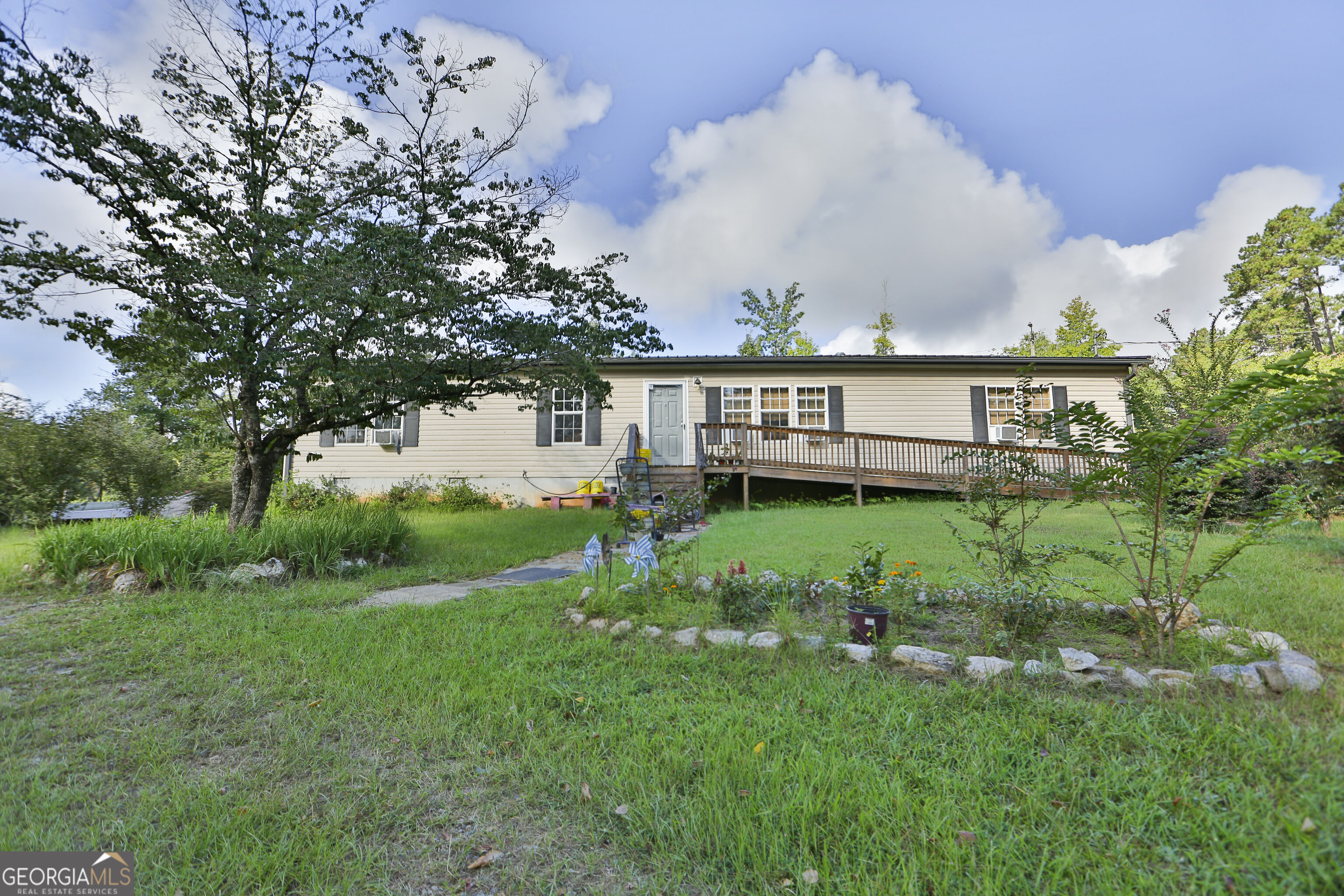 124 Snyder Road Ne Property Photo 1