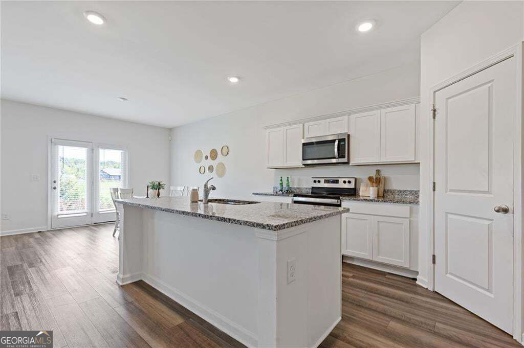 778 Knightsbridge Lane Property Photo 6