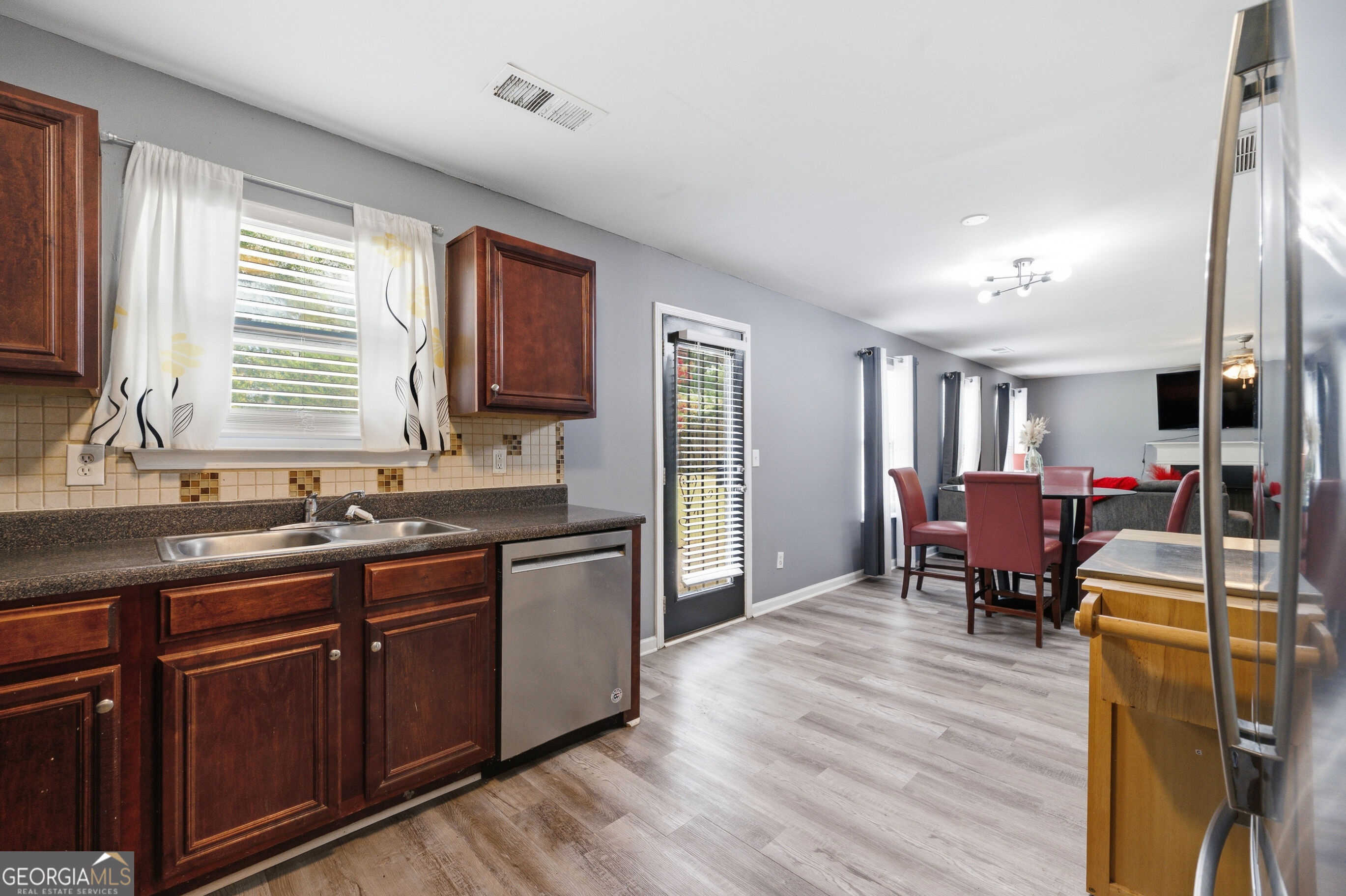 3672 Rosebud Park Drive Property Photo 9