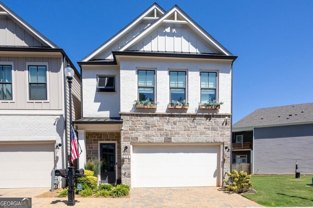688 Stickley Oak Way Property Photo 1