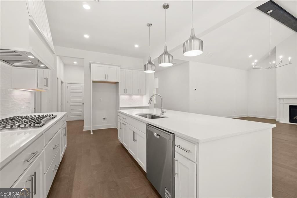 8480 Creekside Overlook Drive Property Photo 11
