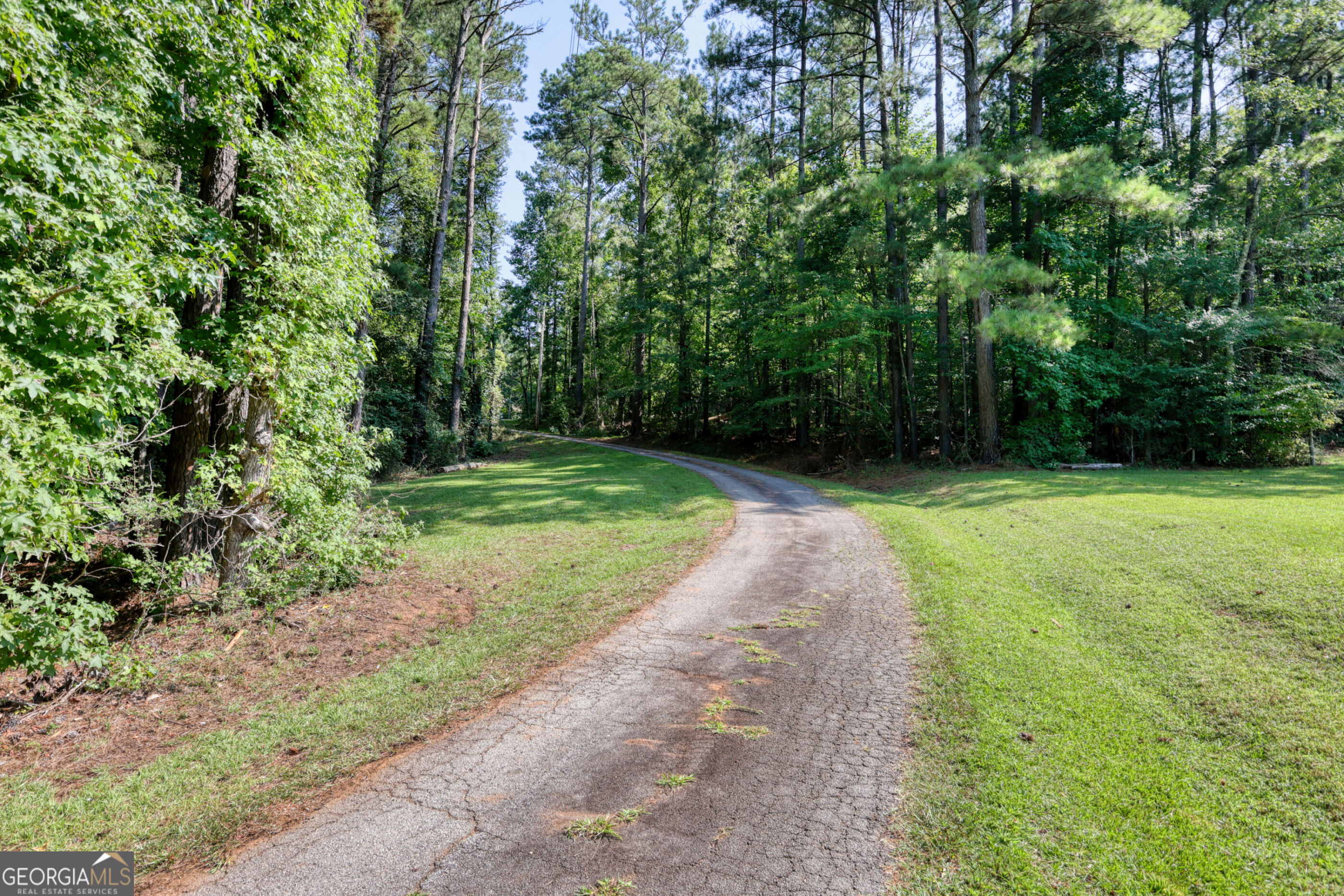 4370 Cole Road Property Photo 3