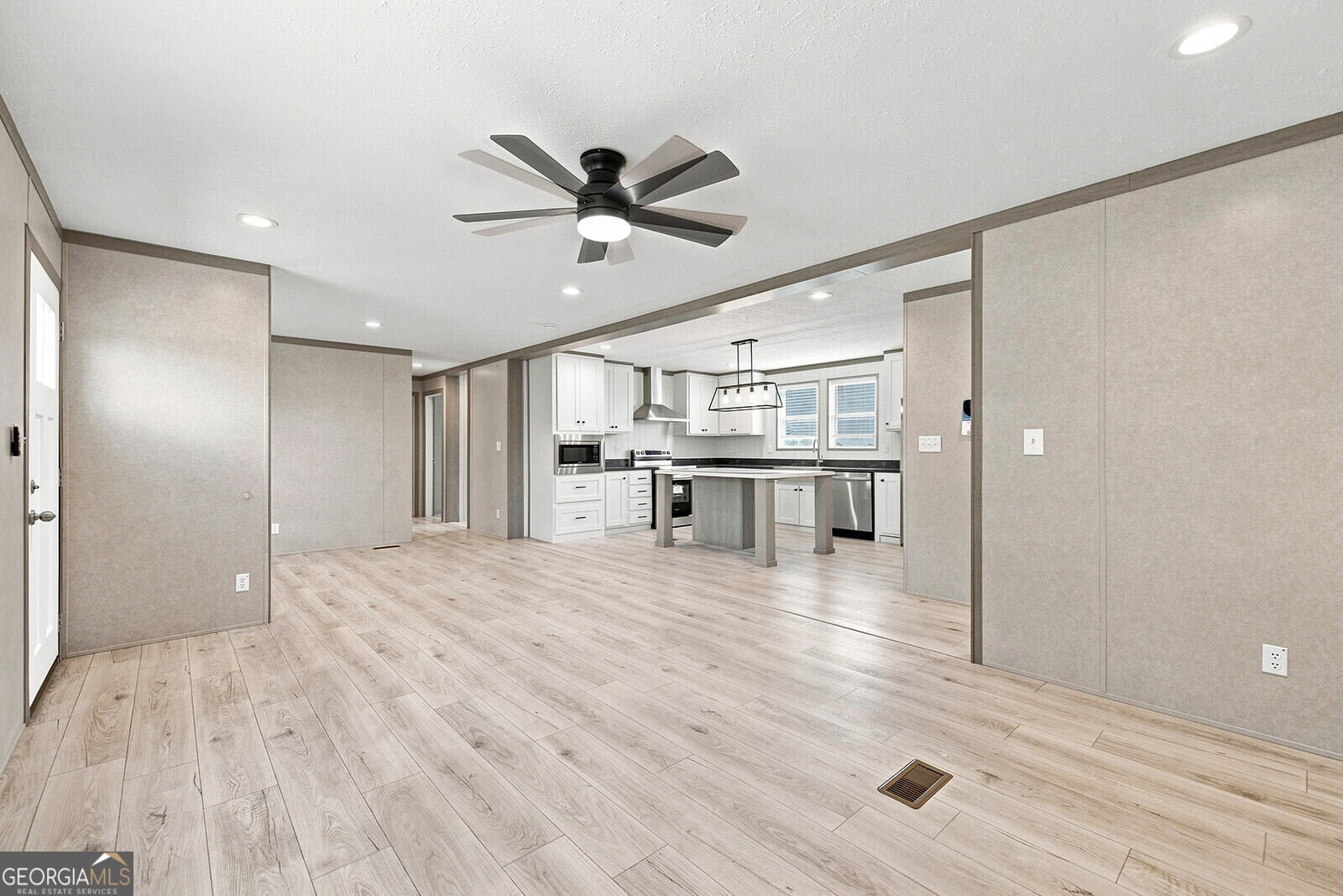 112 Purdy Drive Property Photo 4
