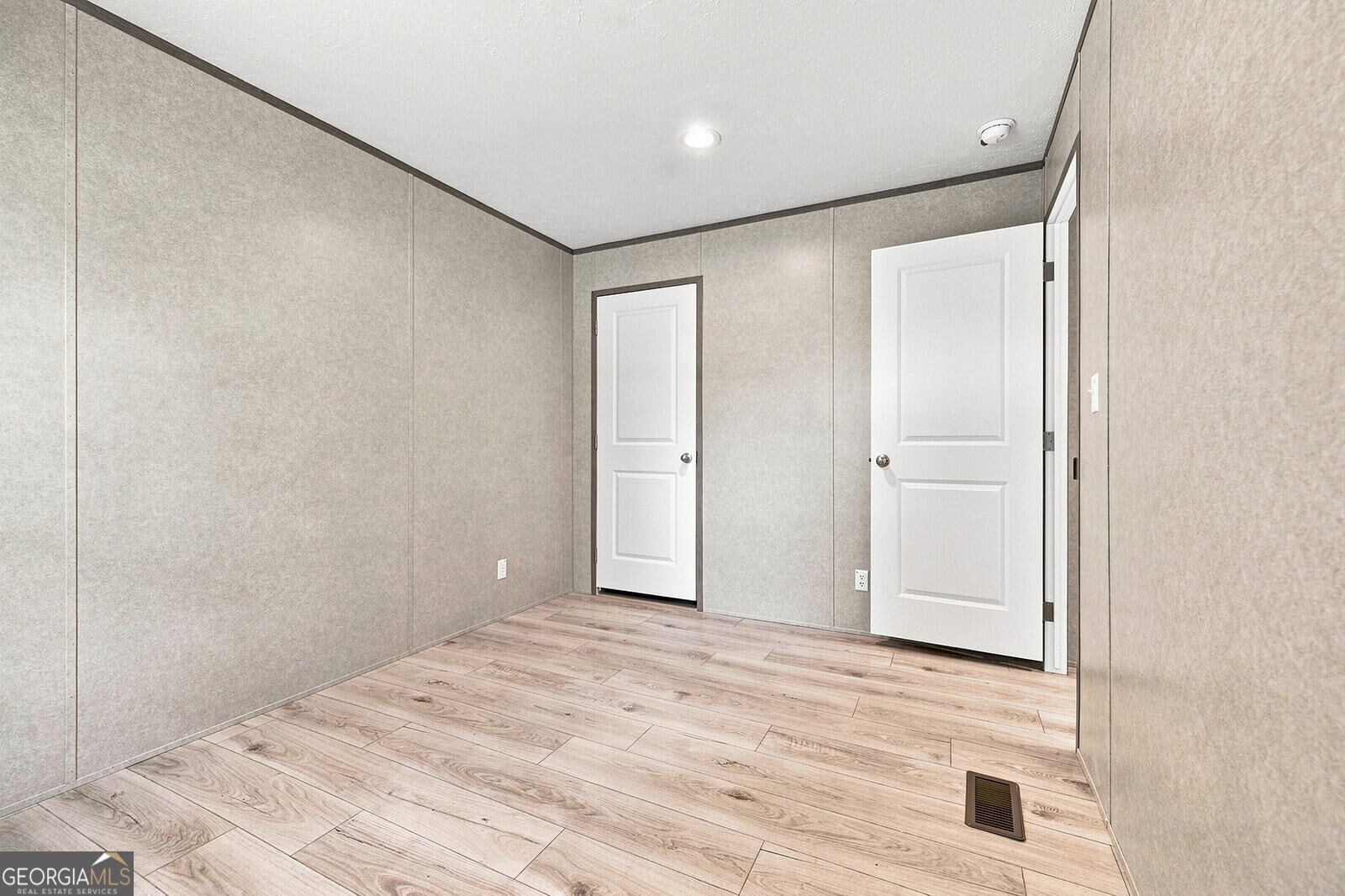 112 Purdy Drive Property Photo 16
