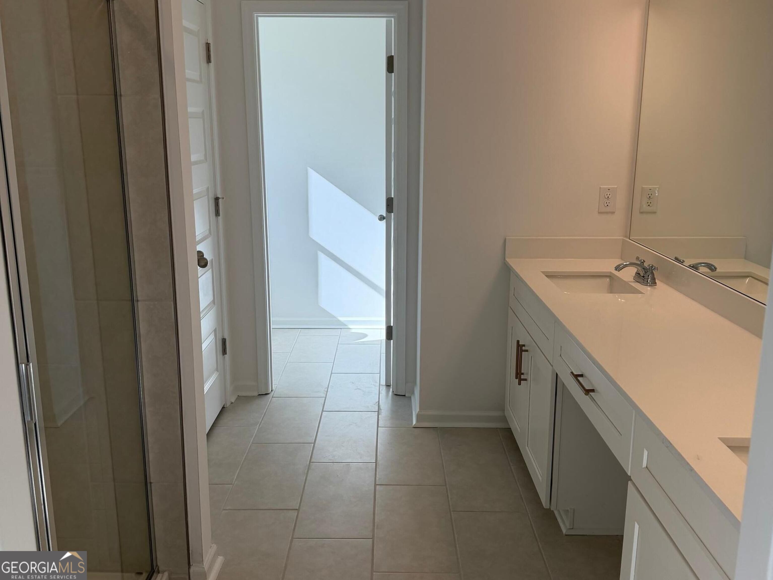 8135 Pine Ridge Road Property Photo 11