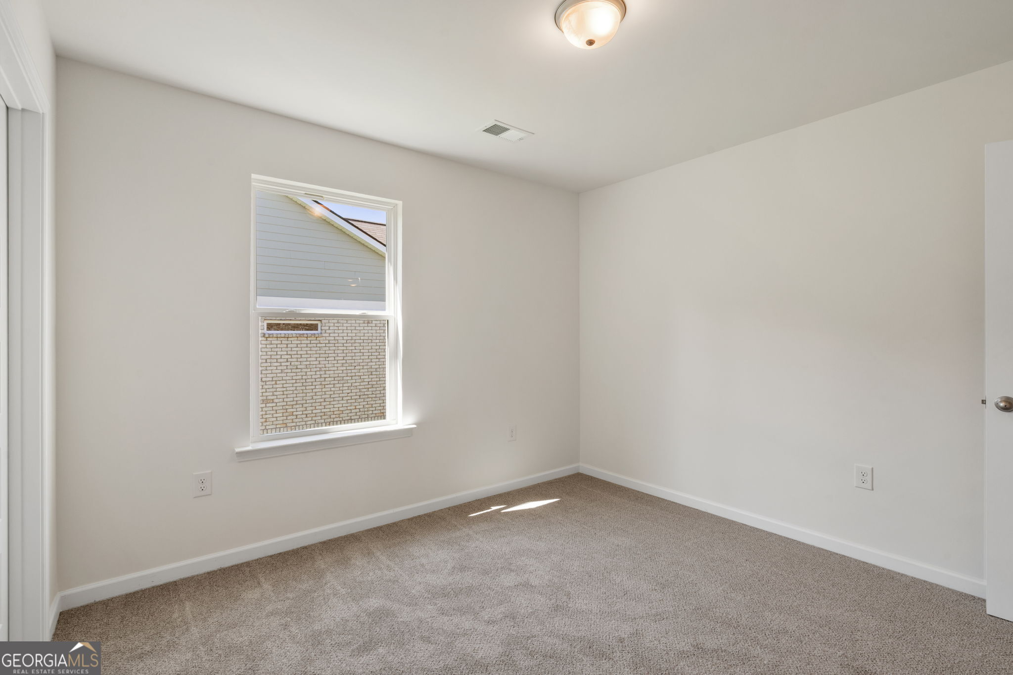 8135 Pine Ridge Road Property Photo 12