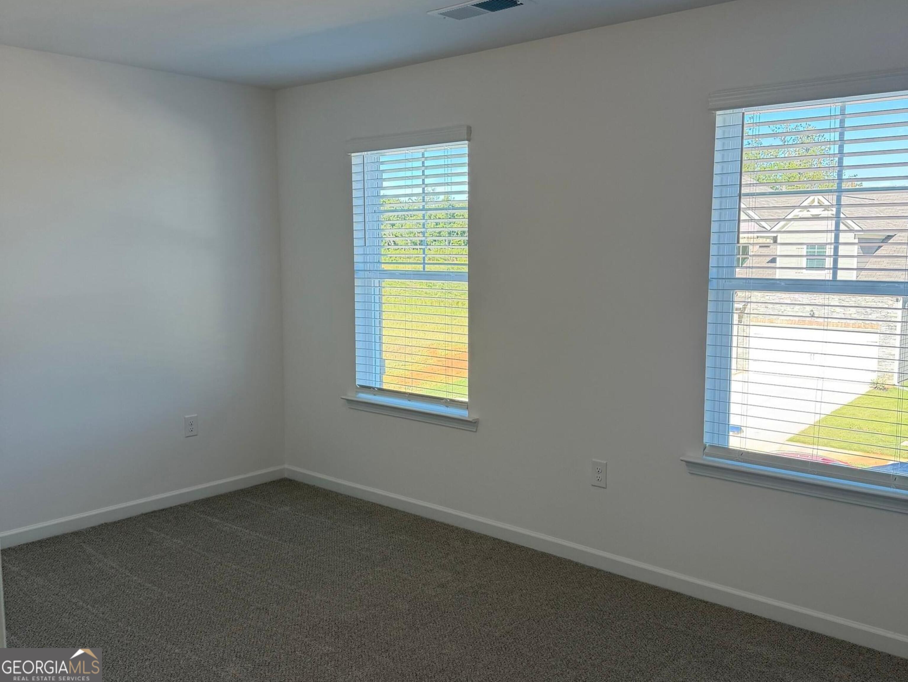 8135 Pine Ridge Road Property Photo 14