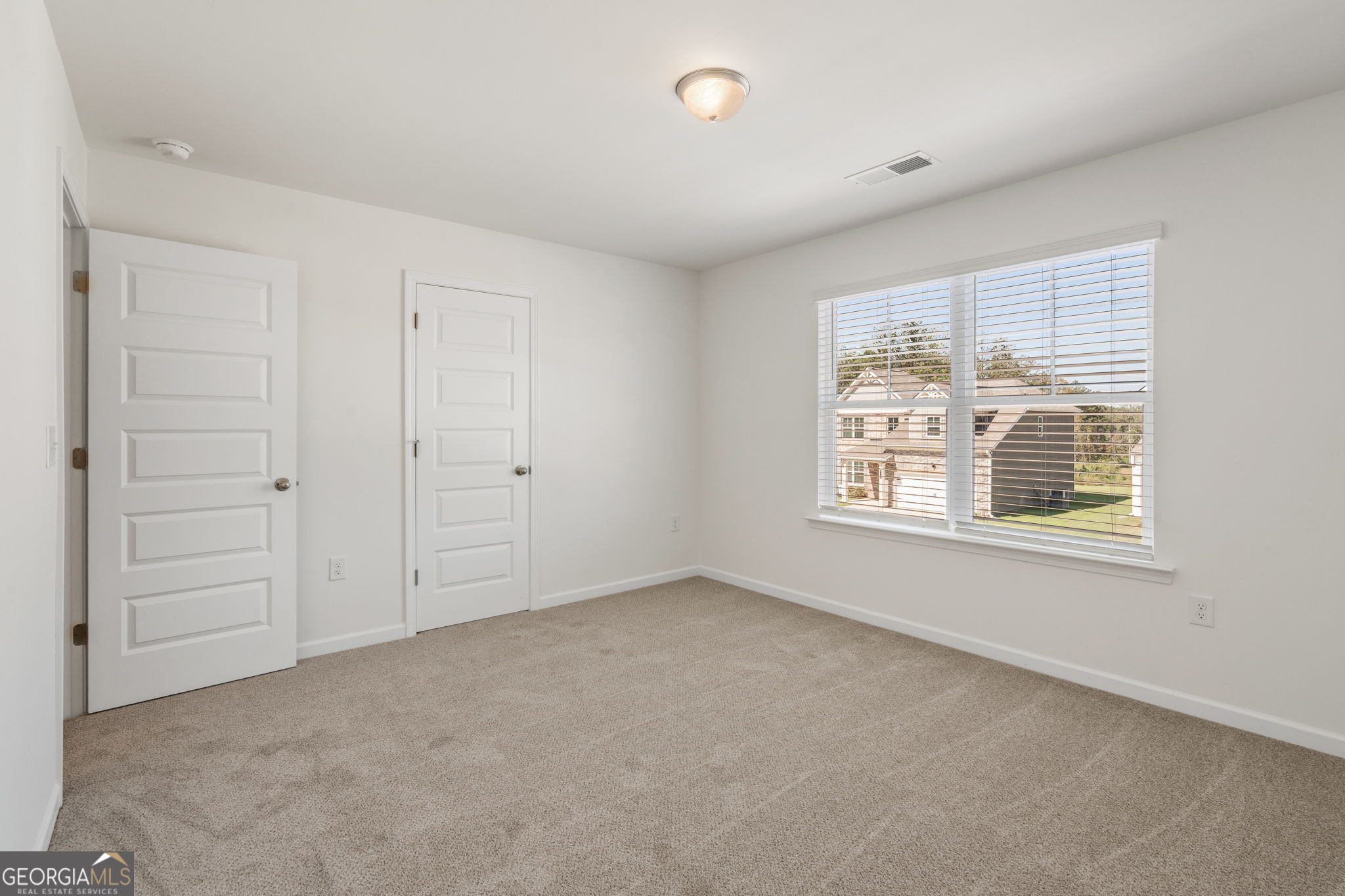 8135 Pine Ridge Road Property Photo 14