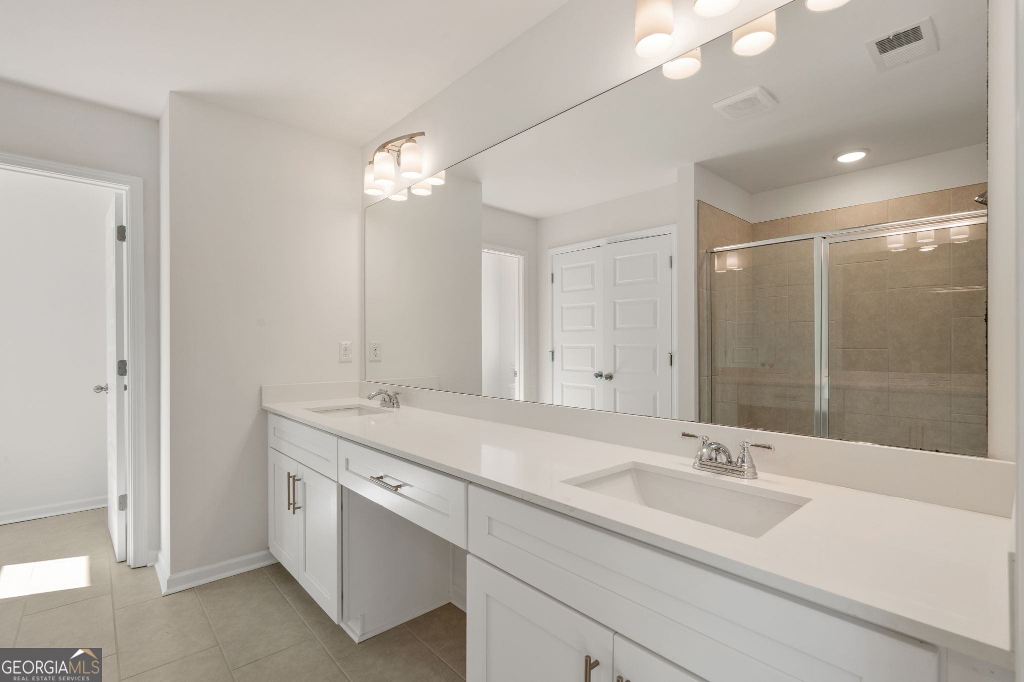 8135 Pine Ridge Road Property Photo 16