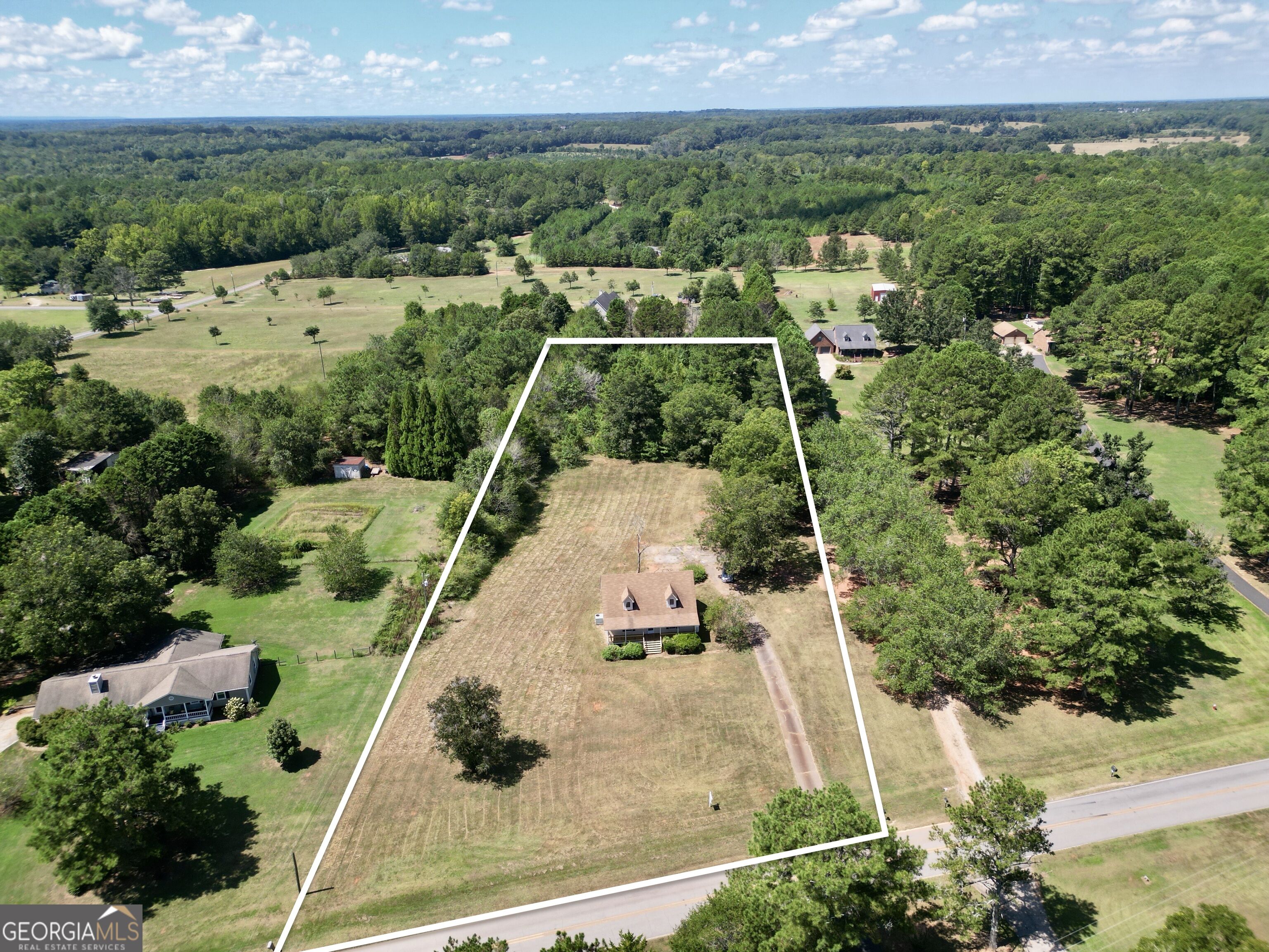 693 Patton Road Property Photo 3