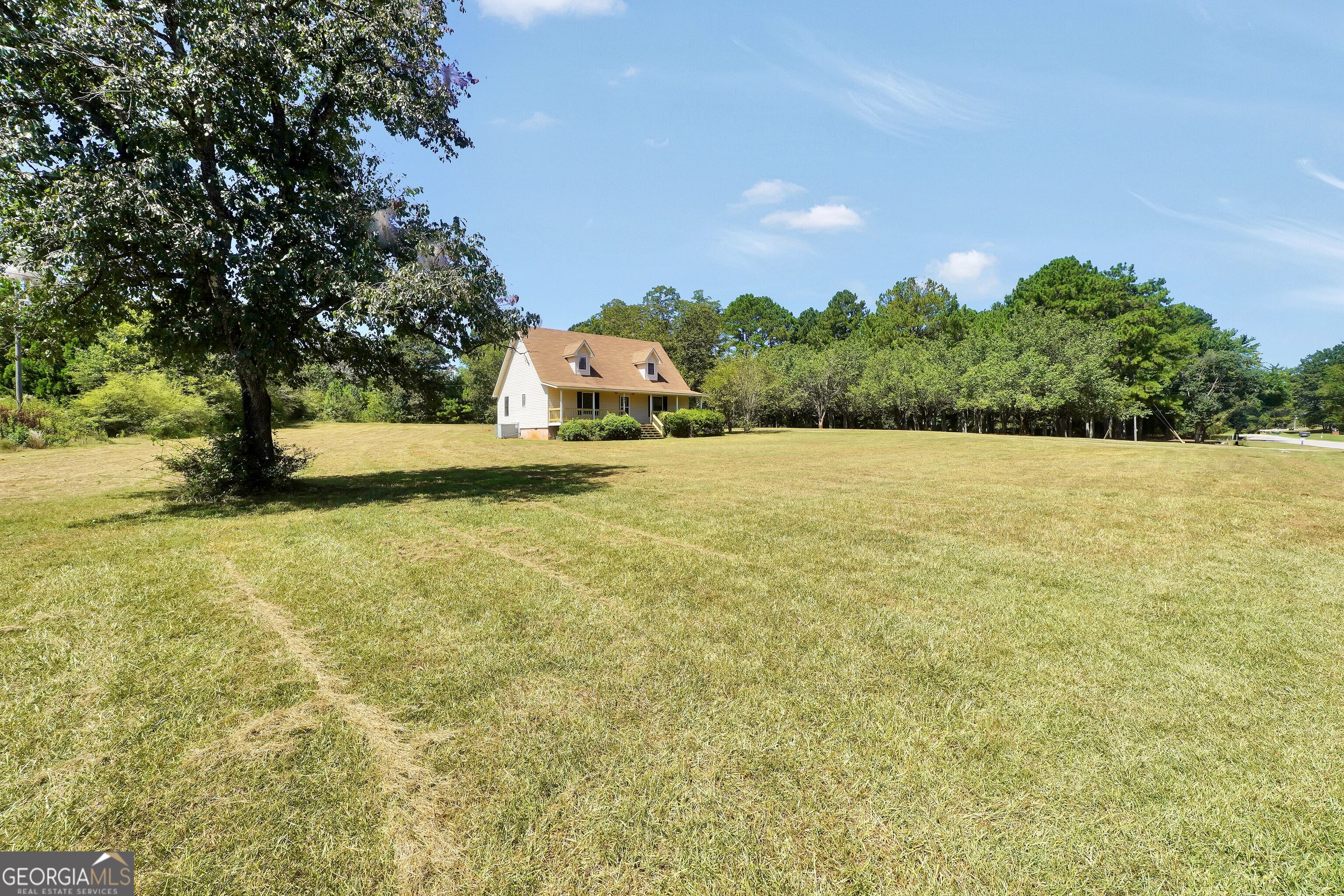 693 Patton Road Property Photo 4