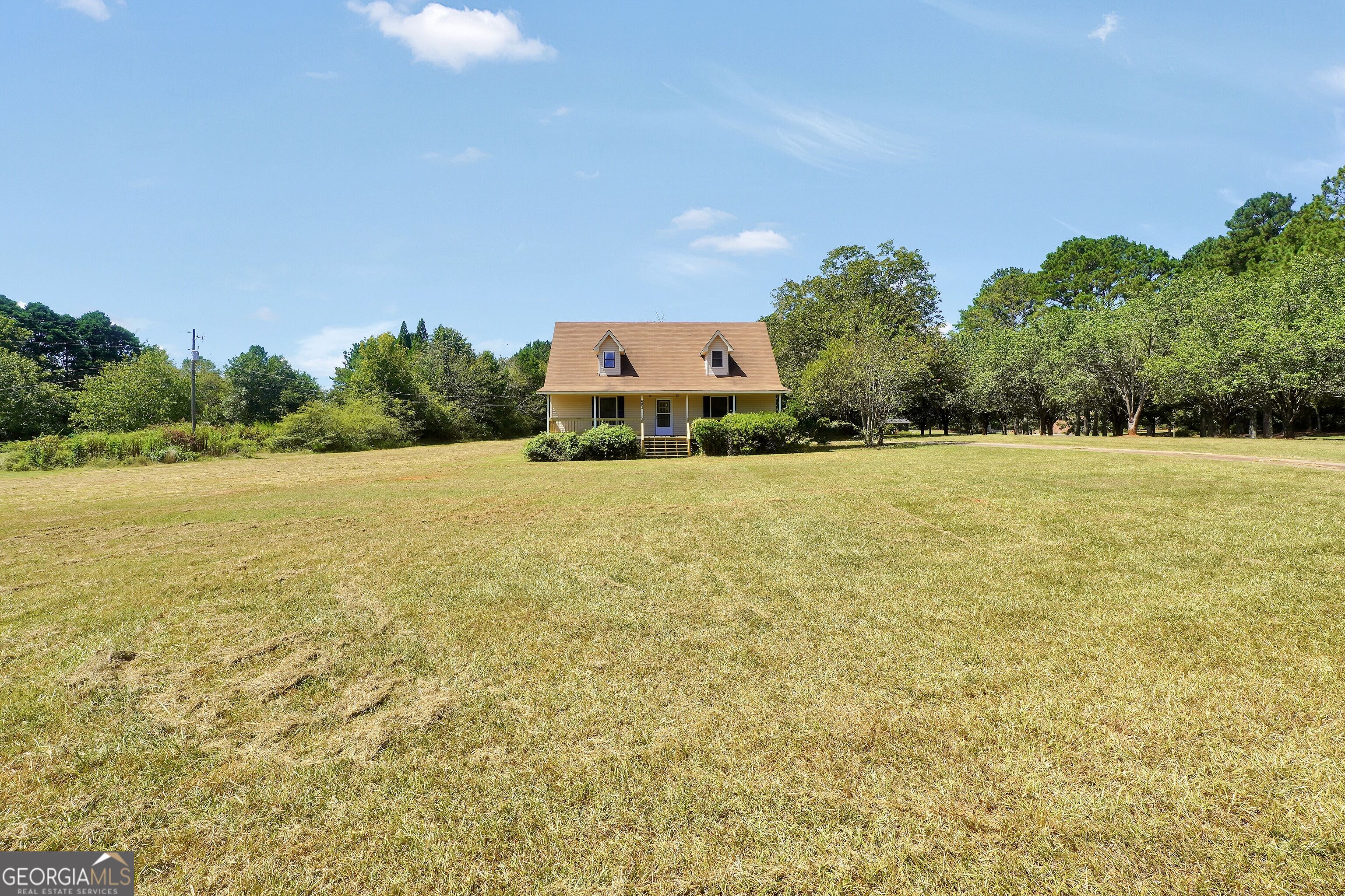 693 Patton Road Property Photo 5
