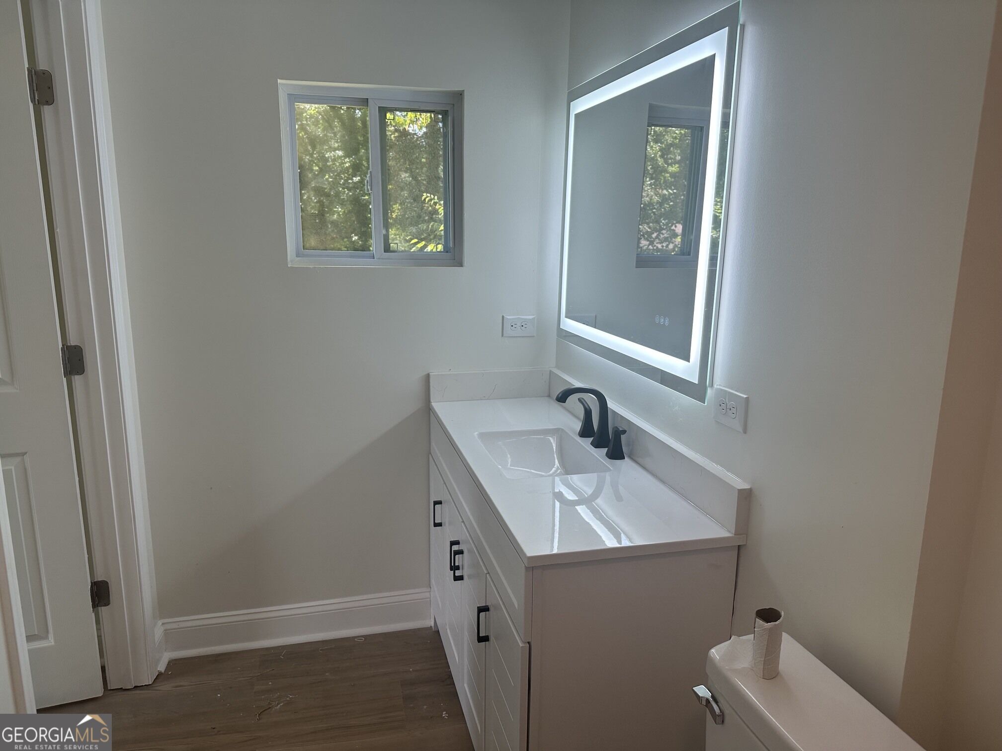 890 Center Hill Avenue Nw Property Photo 12